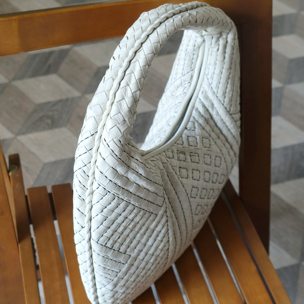 Bottega Veneta Vintage White Navy stitching Intrecciato Veneta Hobo Shoulder Bag