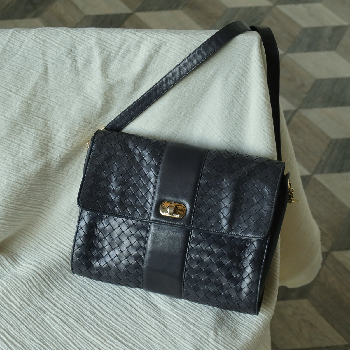 Bottega Veneta Vintage Dusty Navy Intrecciato Leather Turn Lock 2way Flap Bag