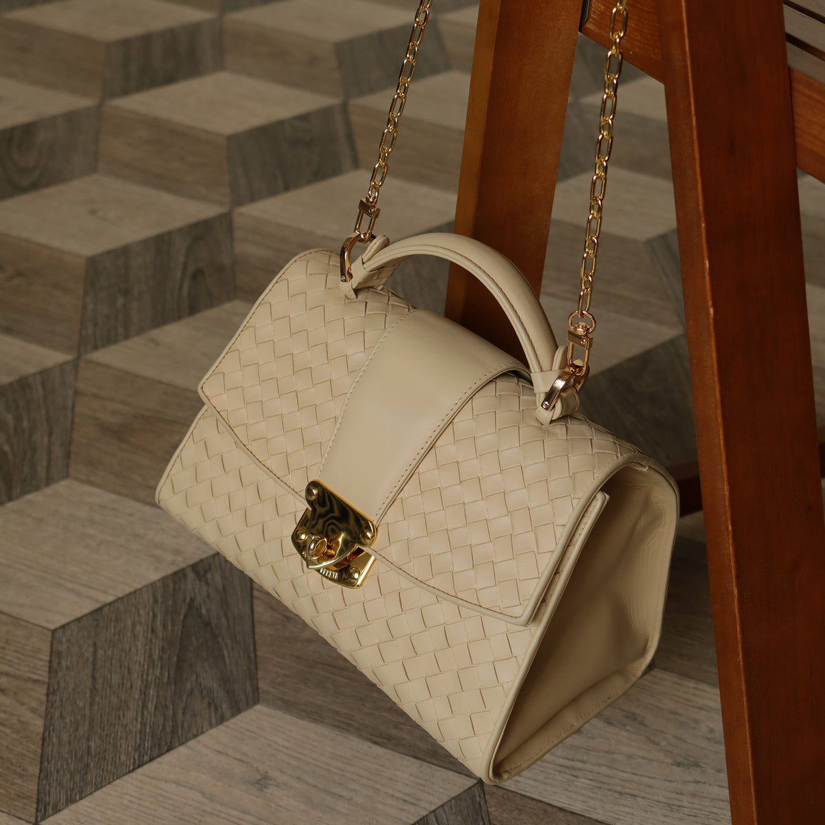 Rare Bottega Veneta Vintage Ivory Intrecciato Weave Leather Classic Bag