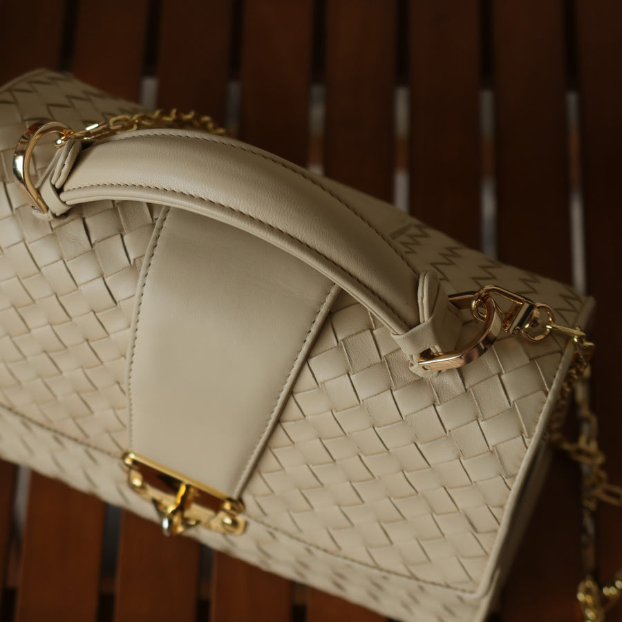 Rare Bottega Veneta Vintage Ivory Intrecciato Weave Leather Classic Bag