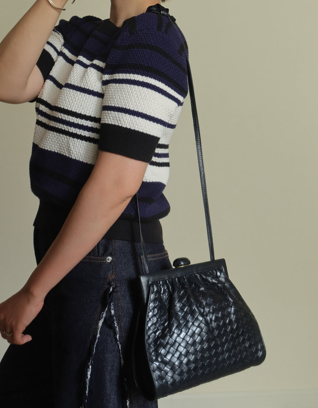 Bottega Veneta Vintage Black Intrecciato Weave Kiss Lock 2way Crossbody Bag