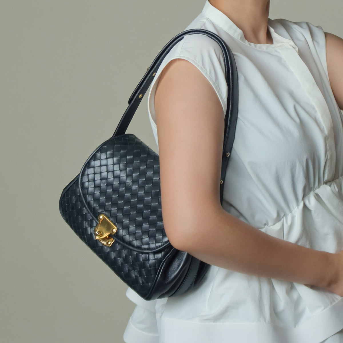 Bottega Veneta Vintage Dark Navy Intrecciato Gold turn lock 2way Shoulder Flap Bag