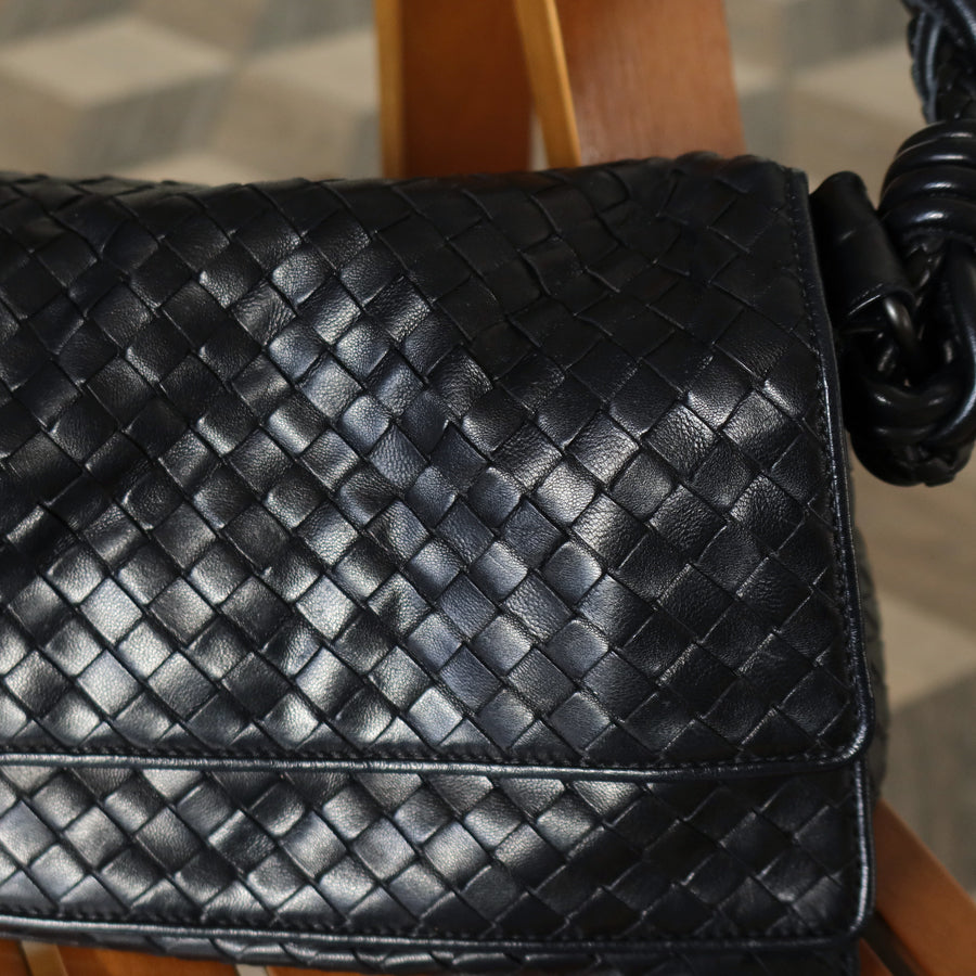 Bottega Veneta Vintage Black Intrecciato Twisted Strap Double Flap Shoulder Bag S