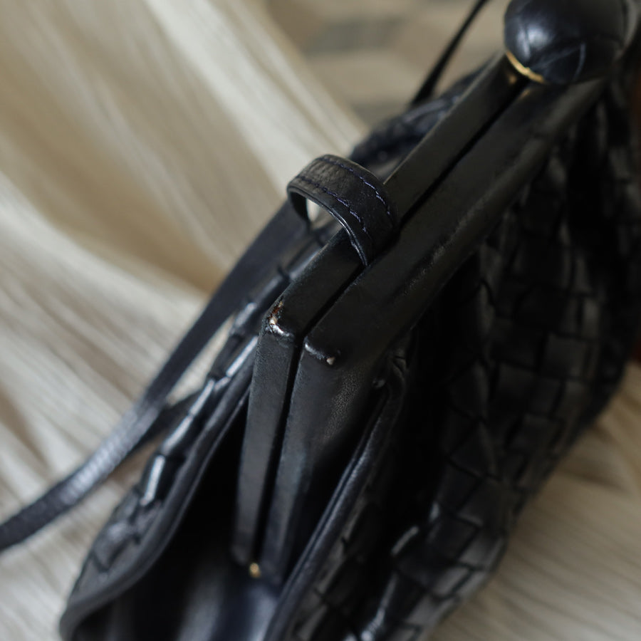 Bottega Veneta Vintage Black Intrecciato Weave Kiss Lock 2way Crossbody Bag