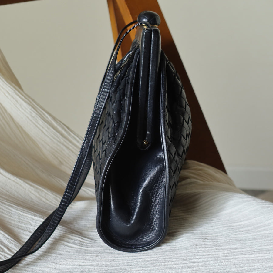 Bottega Veneta Vintage Black Intrecciato Weave Kiss Lock 2way Crossbody Bag