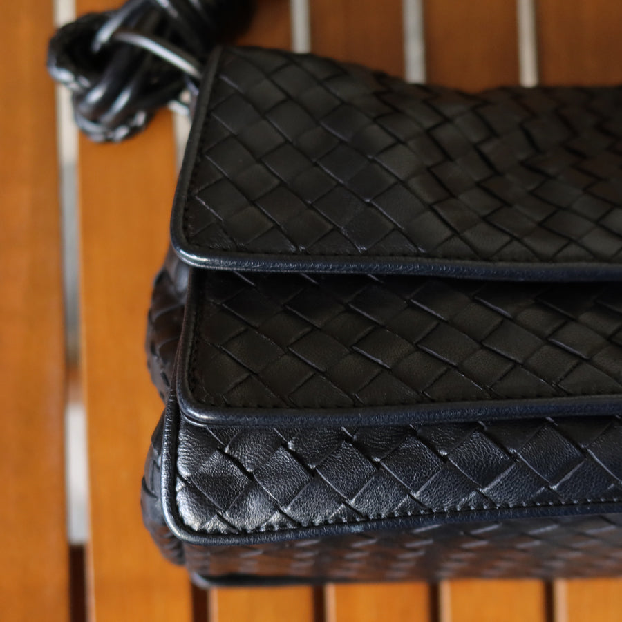 Bottega Veneta Vintage Black Intrecciato Twisted Strap Double Flap Shoulder Bag S