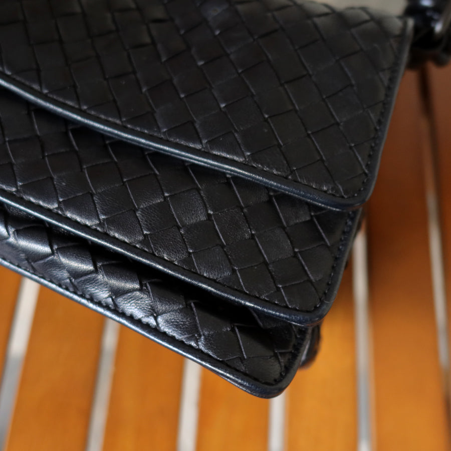 Bottega Veneta Vintage Black Intrecciato Twisted Strap Double Flap Shoulder Bag S