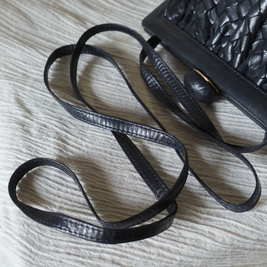 Bottega Veneta Vintage Black Intrecciato Weave Kiss Lock 2way Crossbody Bag