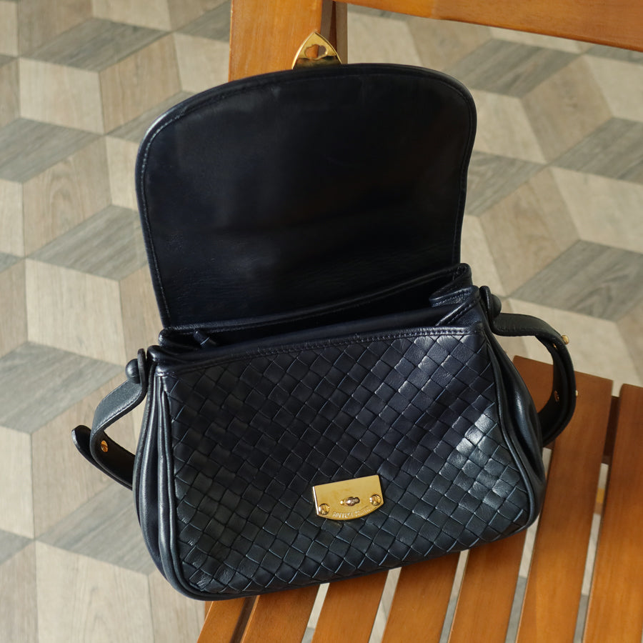 Bottega Veneta Vintage Dark Navy Intrecciato Gold turn lock 2way Shoulder Flap Bag