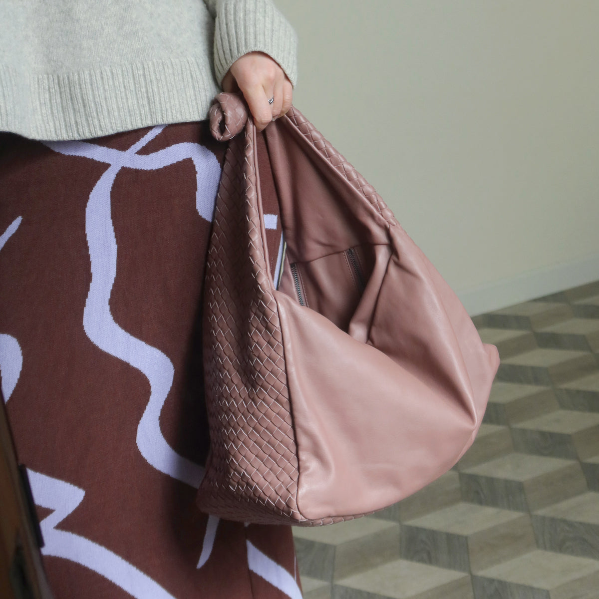 Bottega Veneta Dusty Pink Leather Intrecciato Weave Knot Large Hobo Shoulder Bag