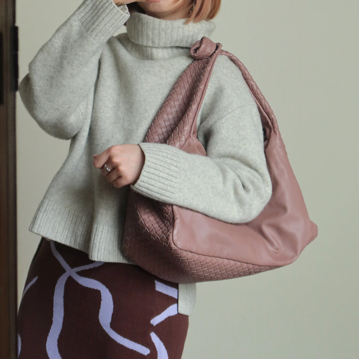 Bottega Veneta Dusty Pink Leather Intrecciato Weave Knot Large Hobo Shoulder Bag