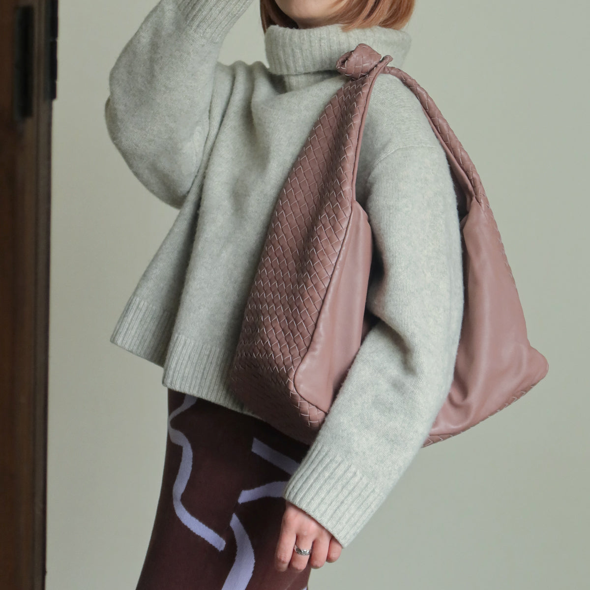 Bottega Veneta Dusty Pink Leather Intrecciato Weave Knot Large Hobo Shoulder Bag