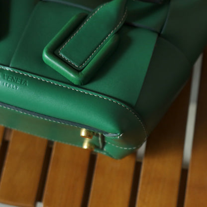 Bottega Veneta Vintage Green Calfskin Maxi Intrecciato Mini Arco 2way Tote Bag