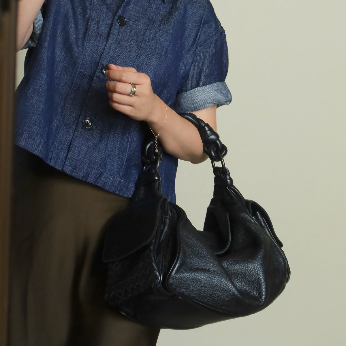 Bottega Veneta Vintage Black Intrecciato Leather Braided Strap Shoulder Bag