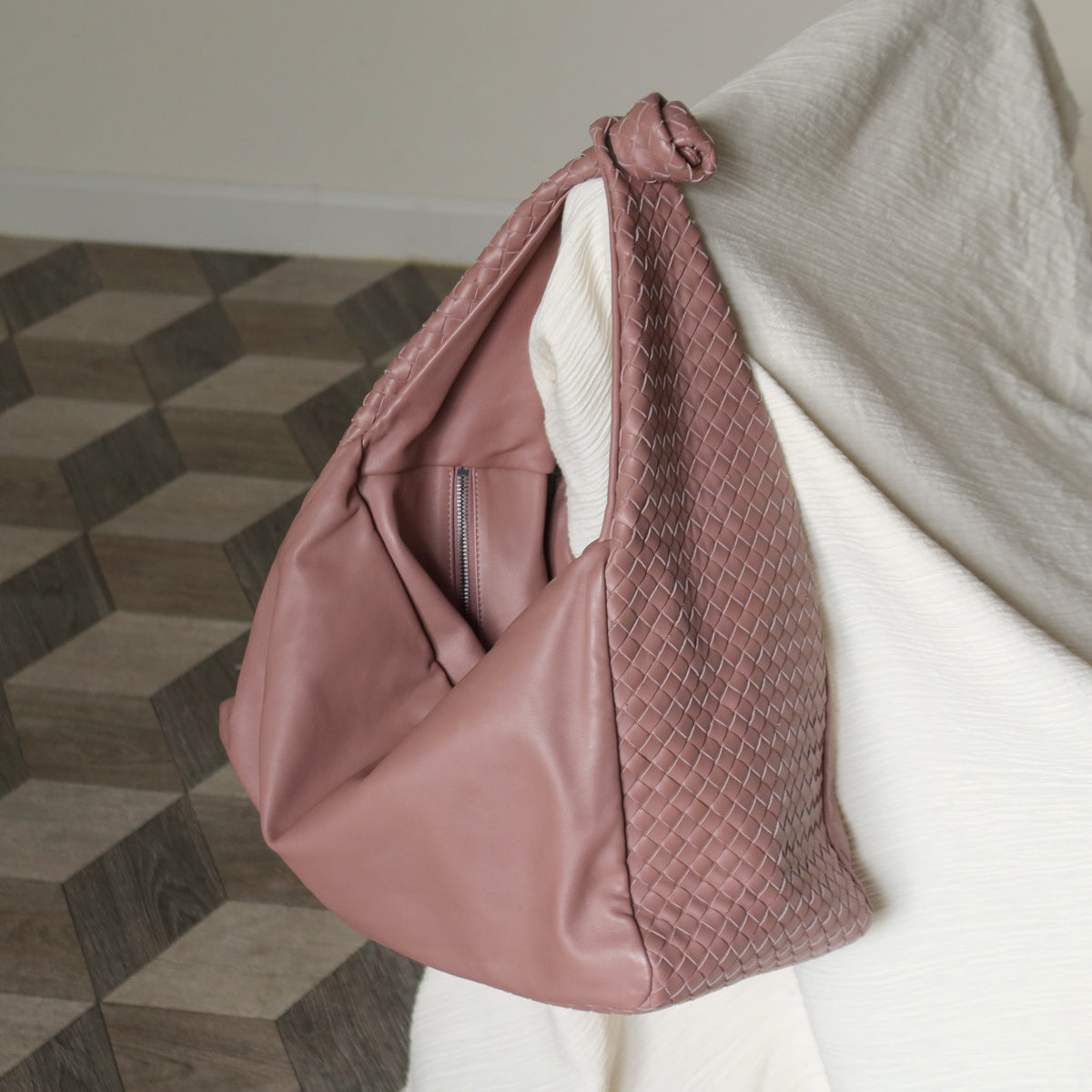 Bottega Veneta Dusty Pink Leather Intrecciato Weave Knot Large Hobo Shoulder Bag
