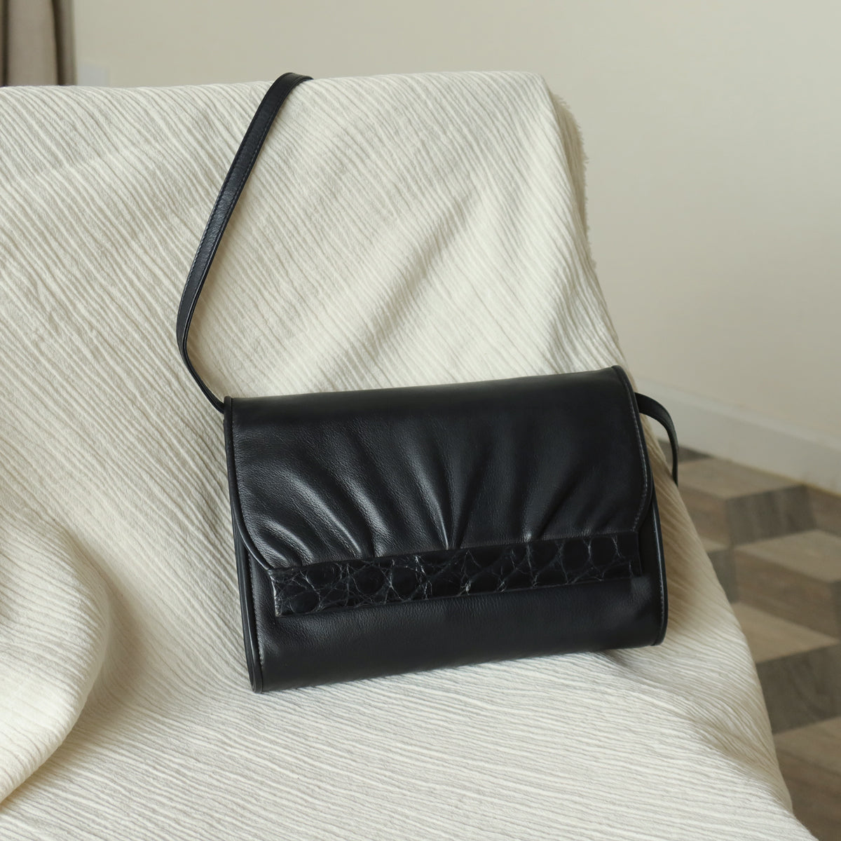 Gucci Vintage Black Leather Ruffled East West 2way Clutch Shoulder Bag