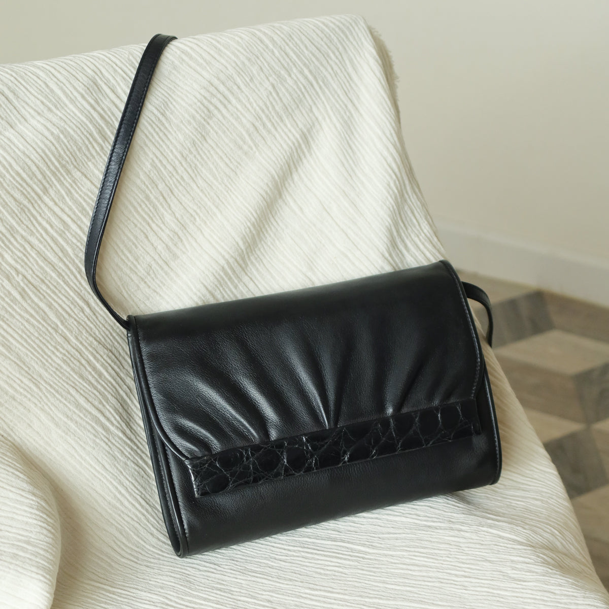 Gucci Vintage Black Leather Ruffled East West 2way Clutch Shoulder Bag