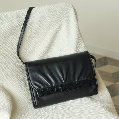 Gucci Vintage Black Leather Ruffled East West 2way Clutch Shoulder Bag