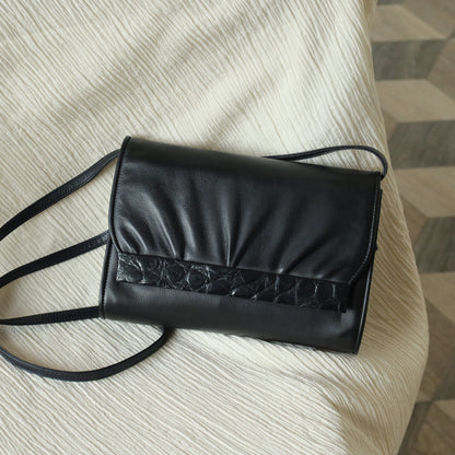 Gucci Vintage Black Leather Ruffled East West 2way Clutch Shoulder Bag
