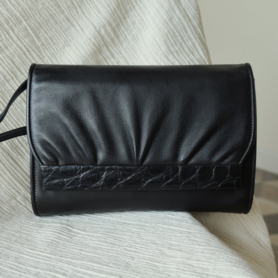 Gucci Vintage Black Leather Ruffled East West 2way Clutch Shoulder Bag