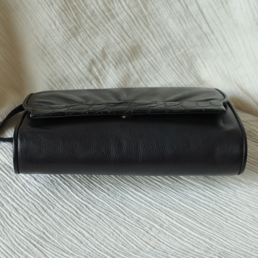 Gucci Vintage Black Leather Ruffled East West 2way Clutch Shoulder Bag