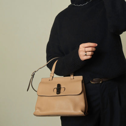 Gucci Vintage Bamboo Turn lock Brown Tan Leather Small Daily Crossbody Bag