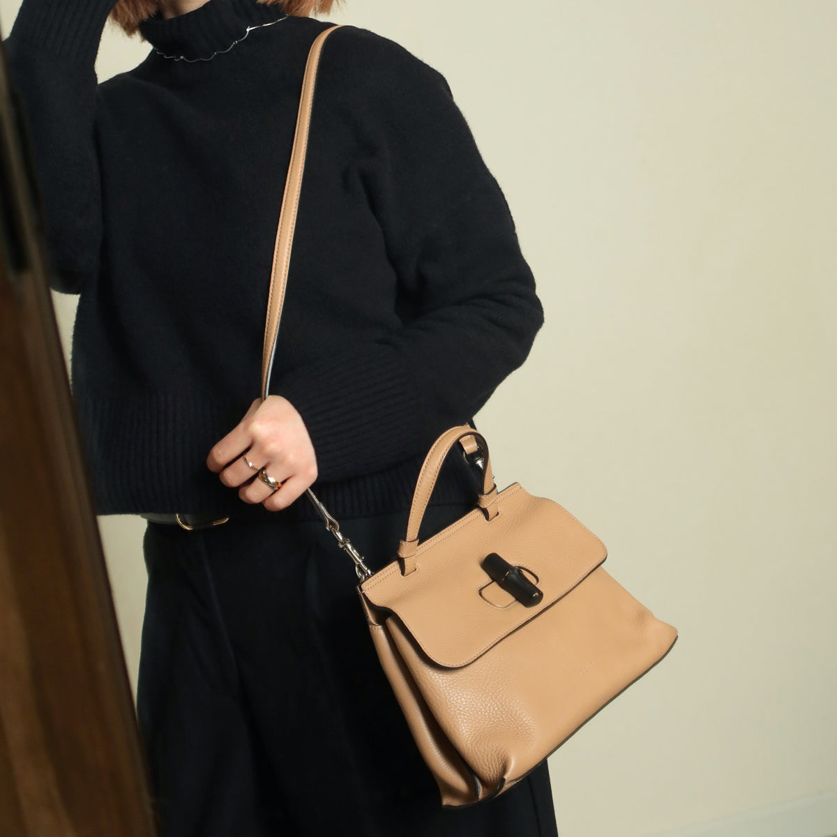 Gucci Vintage Bamboo Turn lock Brown Tan Leather Small Daily Crossbody Bag