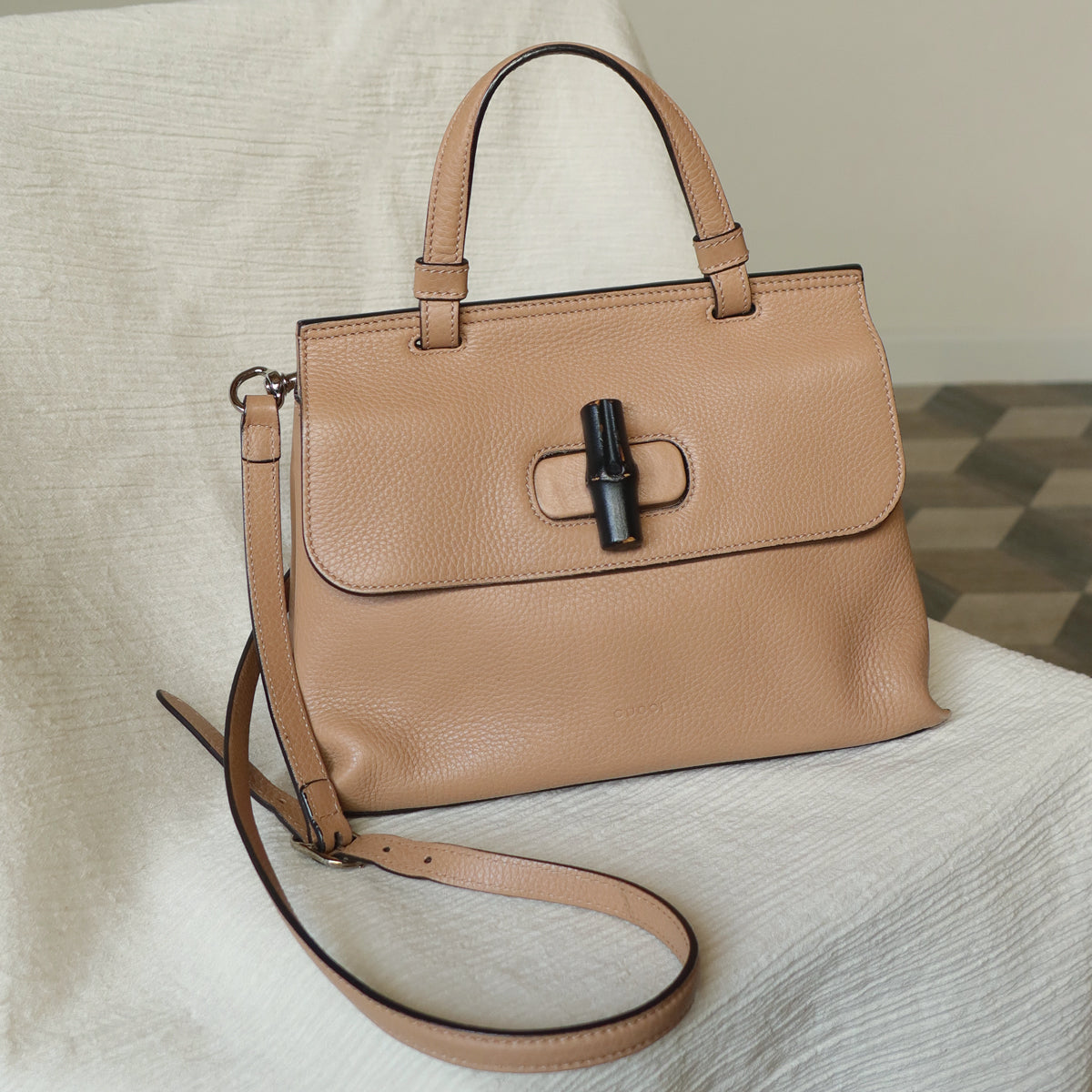 Gucci Vintage Bamboo Turn lock Brown Tan Leather Small Daily Crossbody Bag