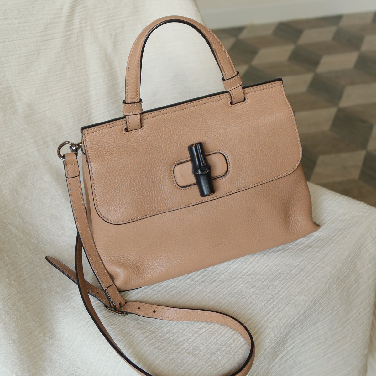 Gucci Vintage Bamboo Turn lock Brown Tan Leather Small Daily Crossbody Bag