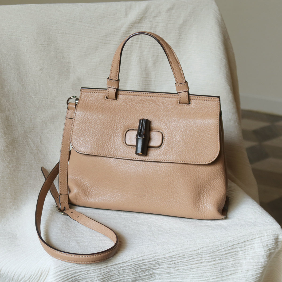 Gucci Vintage Bamboo Turn lock Brown Tan Leather Small Daily Crossbody Bag