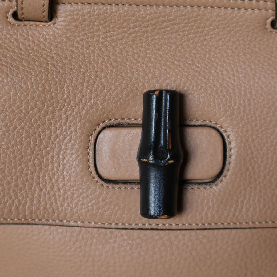 Gucci Vintage Bamboo Turn lock Brown Tan Leather Small Daily Crossbody Bag