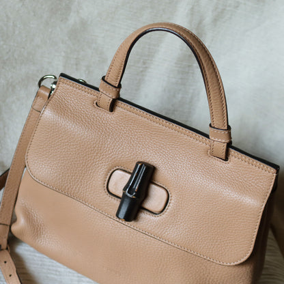 Gucci Vintage Bamboo Turn lock Brown Tan Leather Small Daily Crossbody Bag