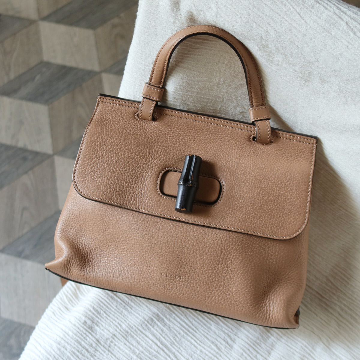 Gucci Vintage Bamboo Turn lock Brown Tan Leather Small Daily Crossbody Bag