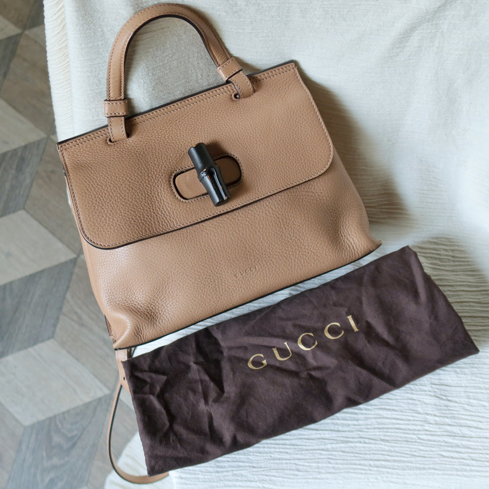 Gucci Vintage Bamboo Turn lock Brown Tan Leather Small Daily Crossbody Bag