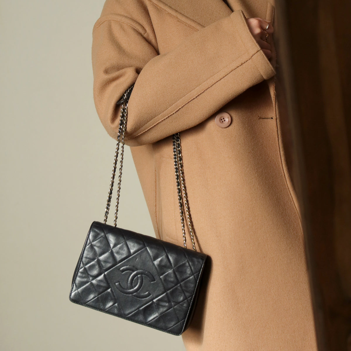 Vintage Chanel Black Lambskin Diamond Quilted CC Classic Full Flap Bag