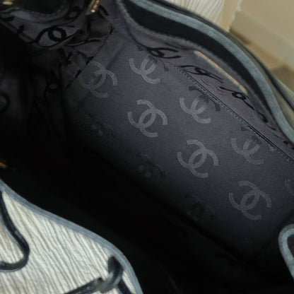 Chanel Vintage Black Caviar CC mark Wood resin Drawstring Weekend Shoulder Bag
