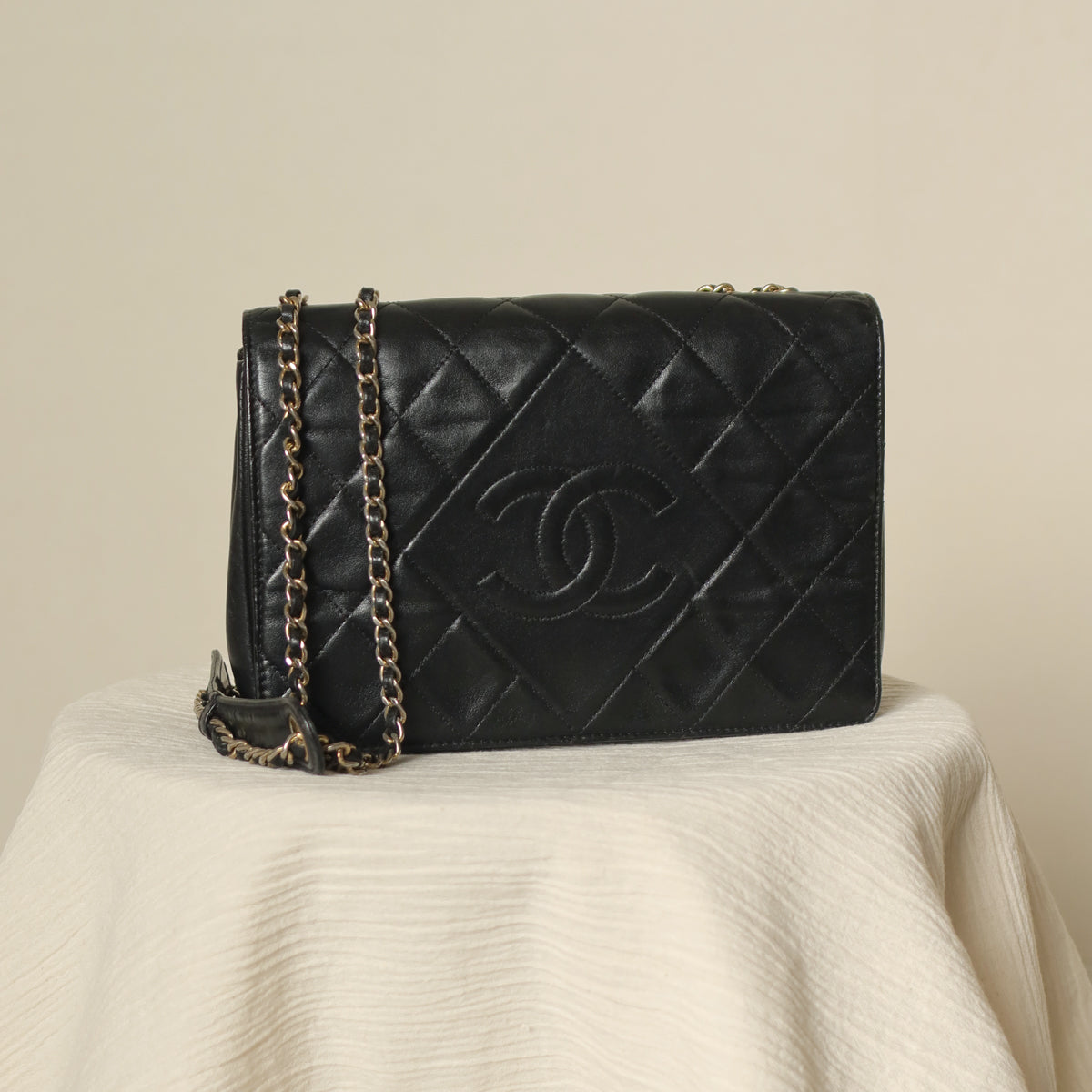 Vintage Chanel Black Lambskin Diamond Quilted CC Classic Full Flap Bag
