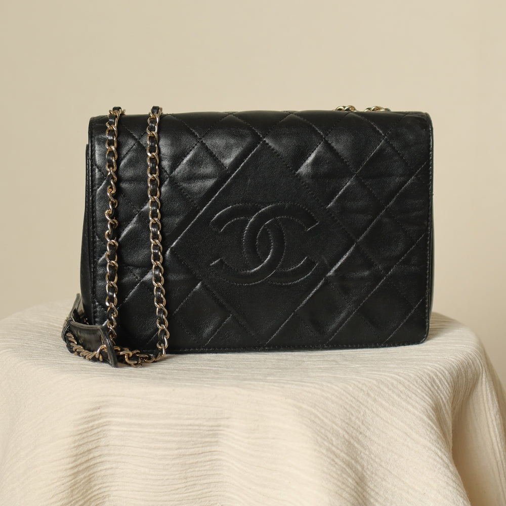 Vintage Chanel Black Lambskin Diamond Quilted CC Classic Full Flap Bag