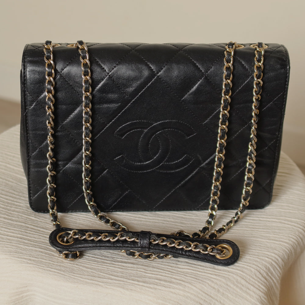 Vintage Chanel Black Lambskin Diamond Quilted CC Classic Full Flap Bag
