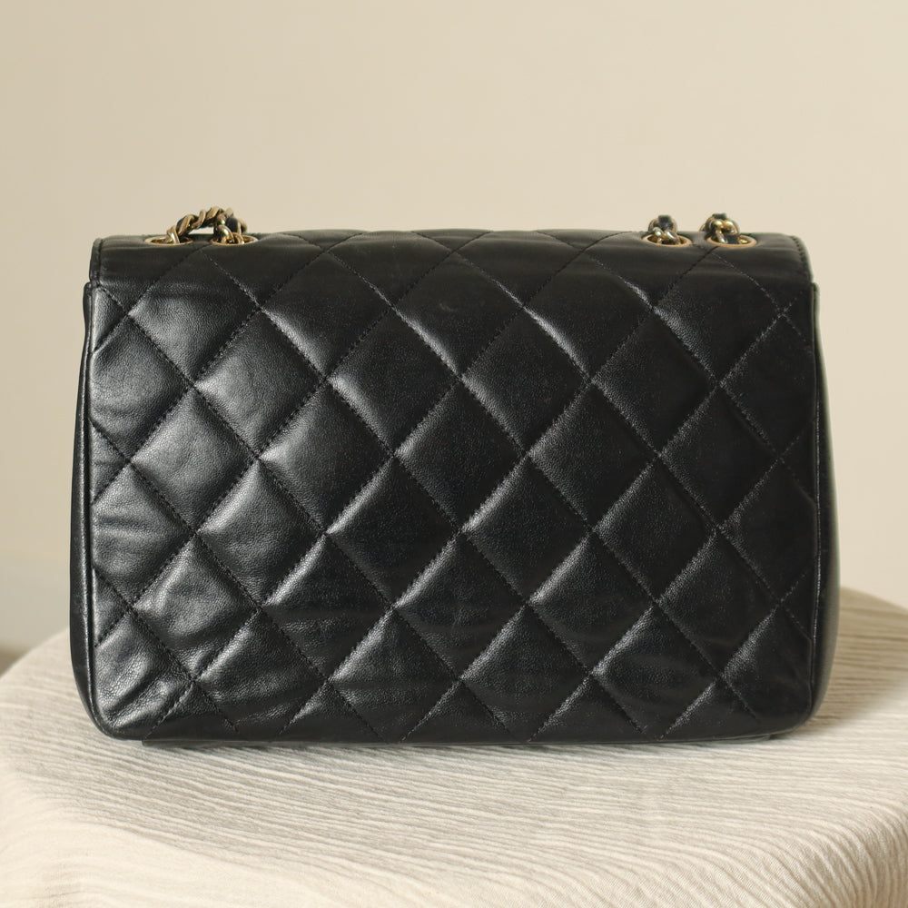 Vintage Chanel Black Lambskin Diamond Quilted CC Classic Full Flap Bag