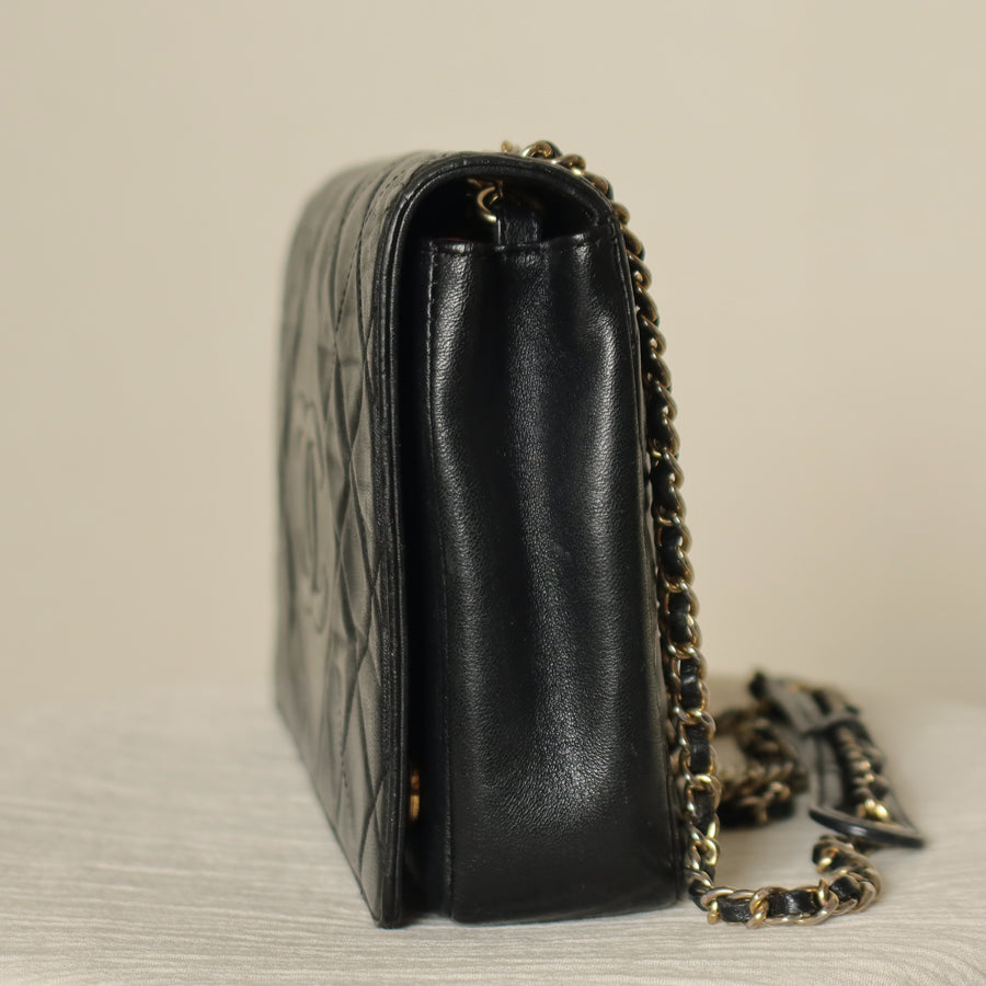 Vintage Chanel Black Lambskin Diamond Quilted CC Classic Full Flap Bag