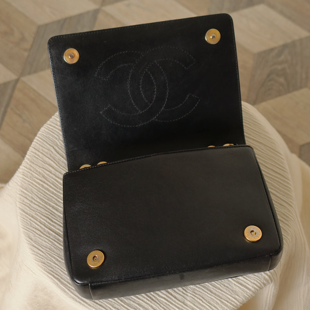Vintage Chanel Black Lambskin Diamond Quilted CC Classic Full Flap Bag