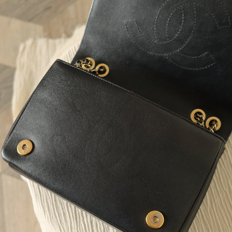 Vintage Chanel Black Lambskin Diamond Quilted CC Classic Full Flap Bag