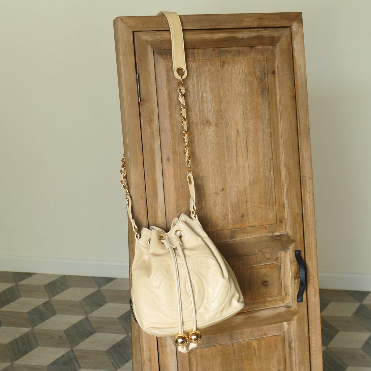 Chanel Vintage Beige Lambskin Coco mark Gold Ball Charm Crossbody Bucket Bag
