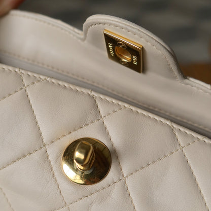 Chanel Vintage Matelasse Beige Quilted Bijoux CC Turnlock Shoulder Bag
