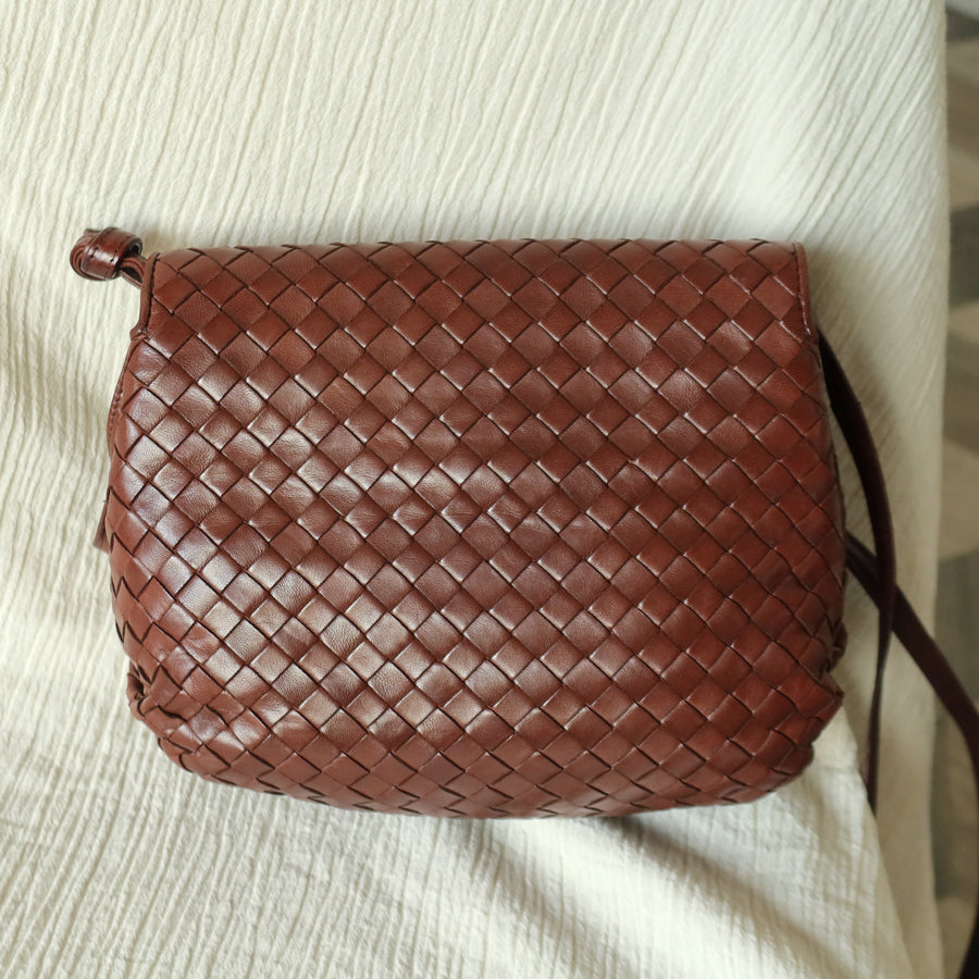 Bottega Veneta Vintage Dark Brown Intrecciato Weave Pouch Crossbody Shoulder Bag