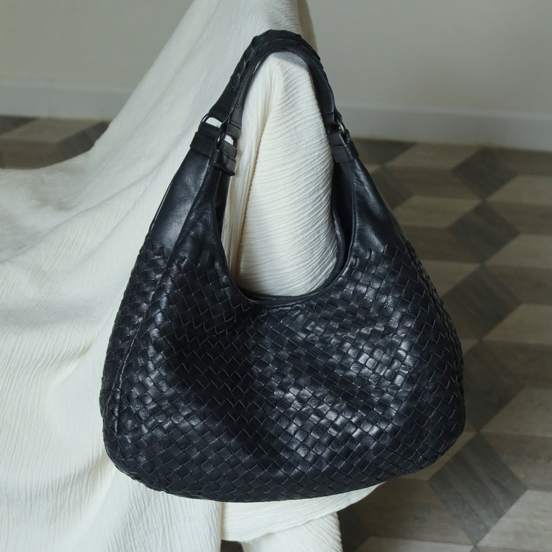 Bottega Veneta Vintage Black Leather Intrecciato Campana Hobo Shoulder Bag N