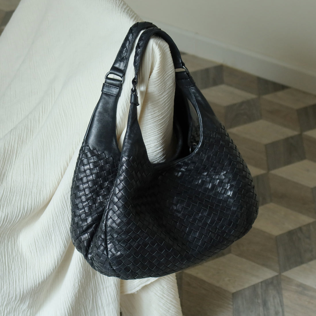 Bottega Veneta Vintage Black Leather Intrecciato Campana Hobo Shoulder Bag N