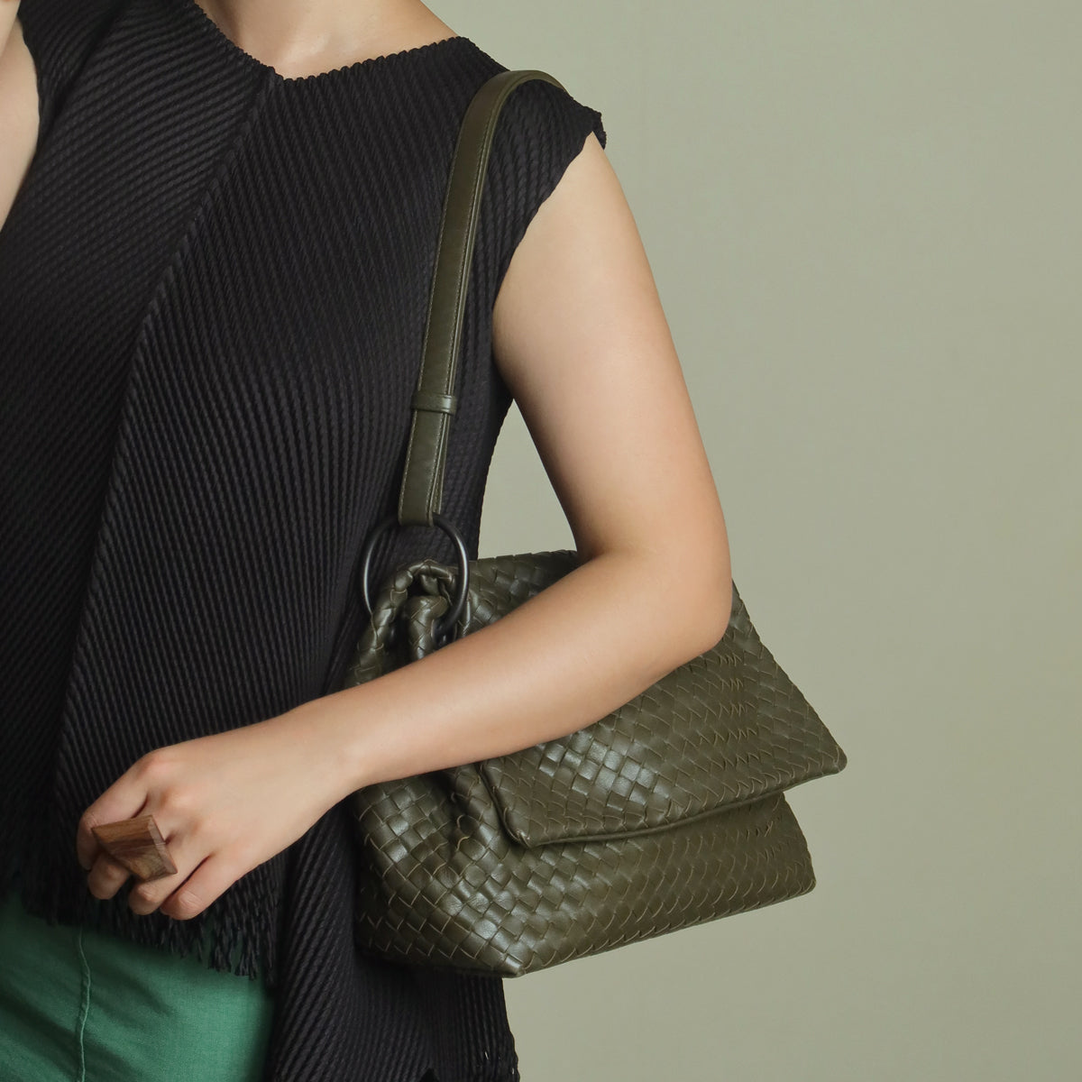 Bottega Veneta Khaki Olive Green Intrecciato Ring Hobo Shoulder Flap Bag