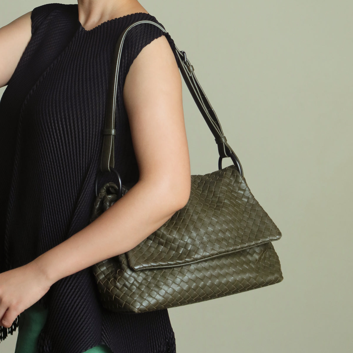 Bottega Veneta Khaki Olive Green Intrecciato Ring Hobo Shoulder Flap Bag
